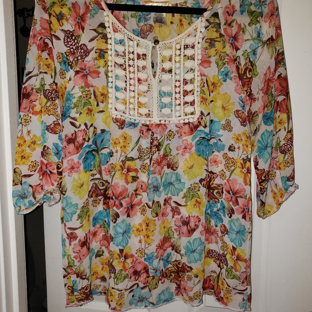 Lavish 3/4 quarter Sleeves‎ Semi Sheer Blouse  Size 5
